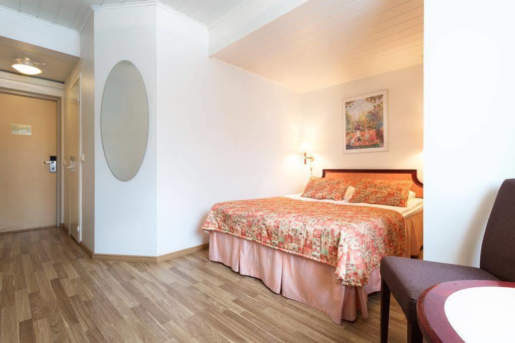 Hotel Milton *